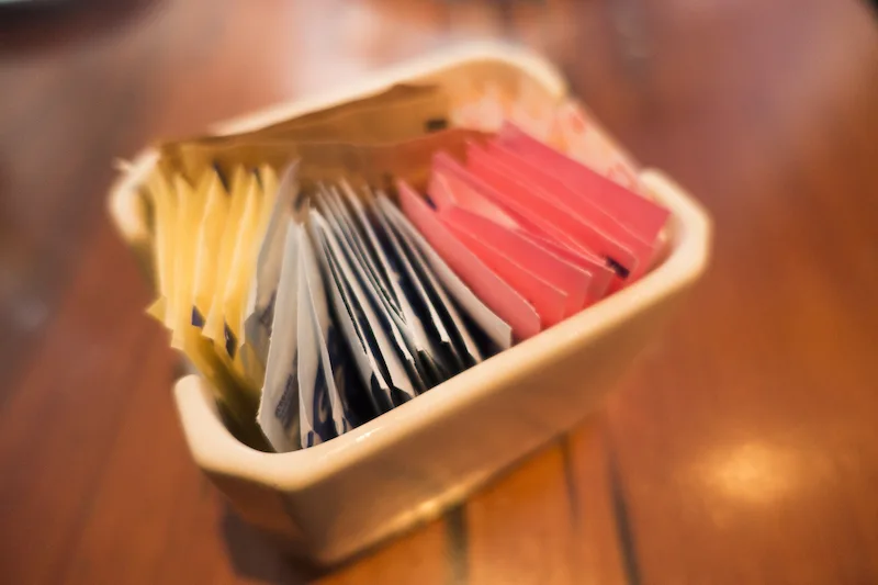 “Artificial Sweeteners” quiz tile weighing their risks and benefits.